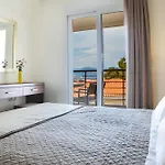 Deluxe Kefalonia Hyacinth 1 Bedroom Pool