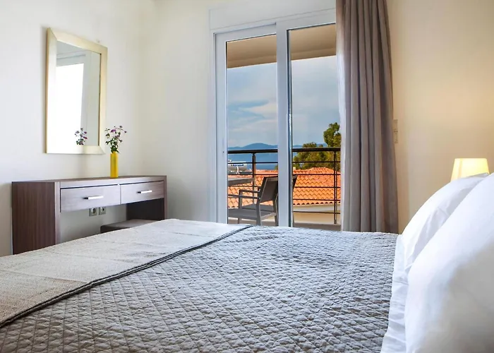 Deluxe Kefalonia Hyacinth 1 Bedroom Pool